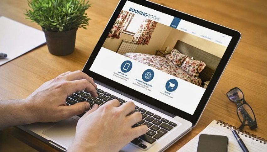 Xác định rõ ngày đi, đặt vé máy bay và khách sạn trước
