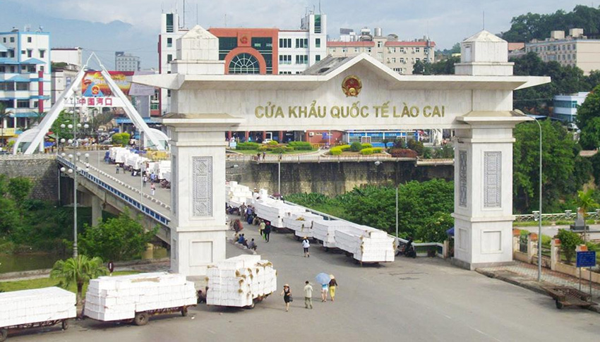 Kho Hà Khẩu Trung Quốc gần biên giới Việt Nam